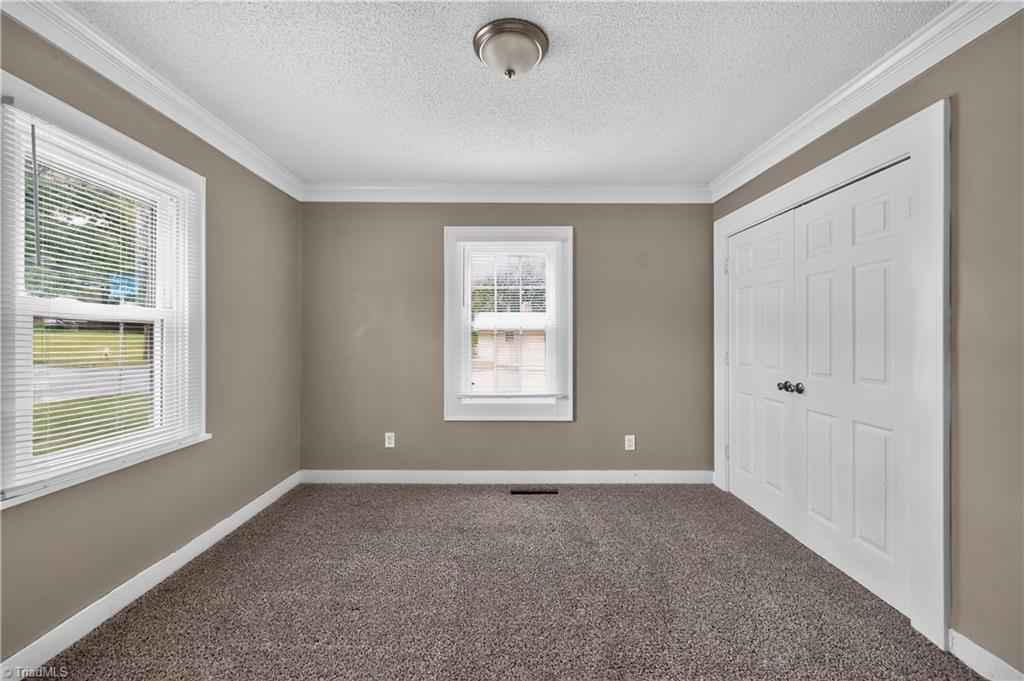 1616 Guyer Street Property Photo 15