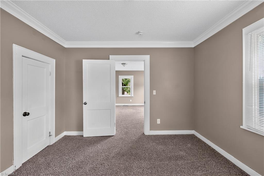 1616 Guyer Street Property Photo 16