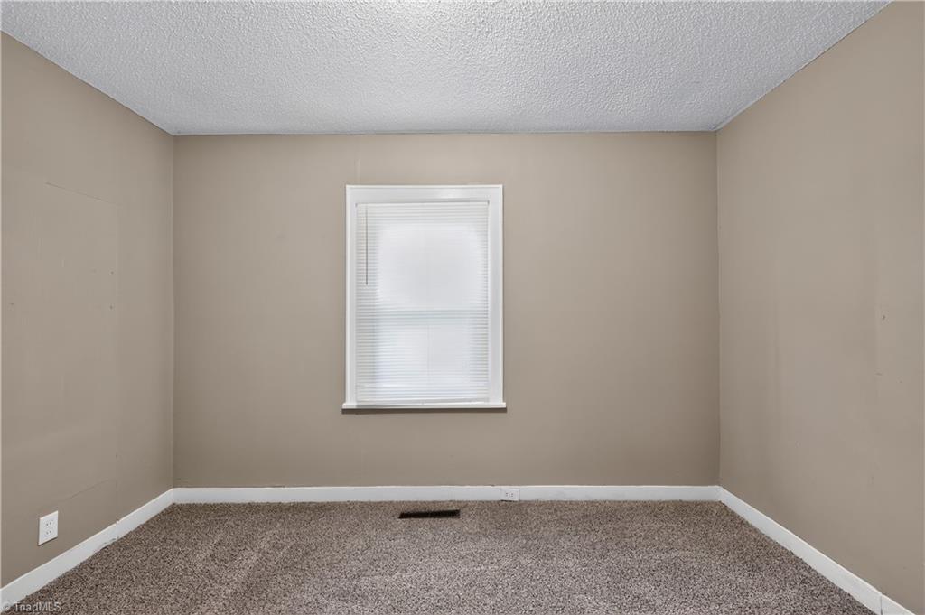 1616 Guyer Street Property Photo 19