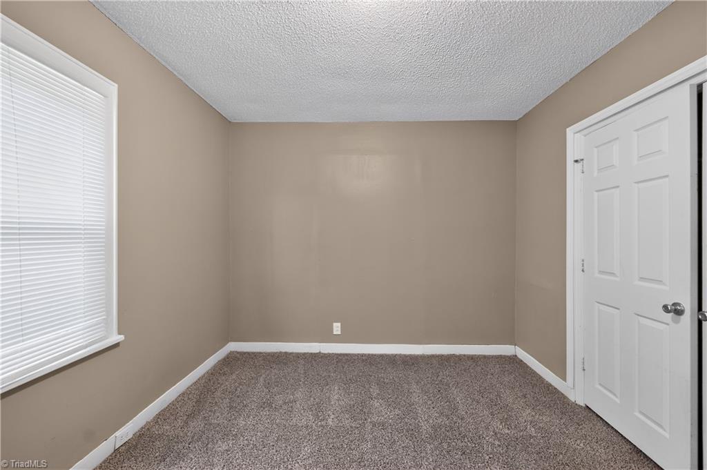 1616 Guyer Street Property Photo 20