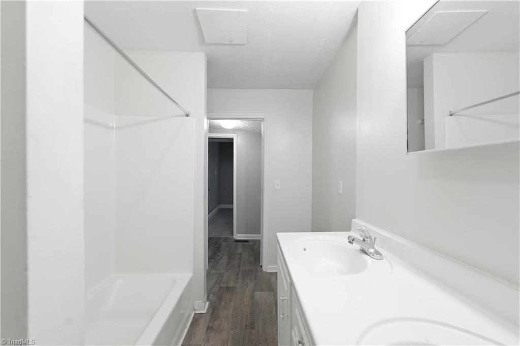 1616 Guyer Street Property Photo 23