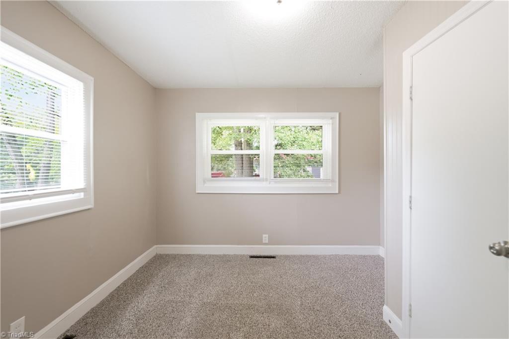 1616 Guyer Street Property Photo 25