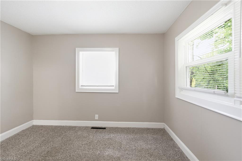 1616 Guyer Street Property Photo 27