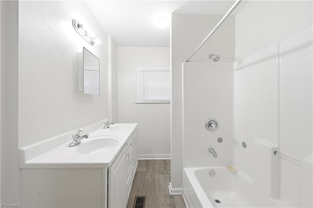 1616 Guyer Street Property Photo 28