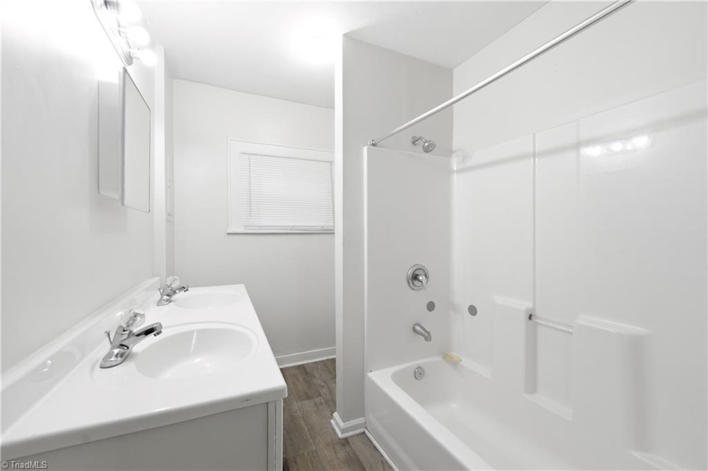 1616 Guyer Street Property Photo 29