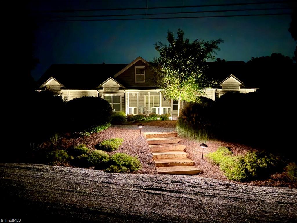 1742 Riverview Road Property Photo 4