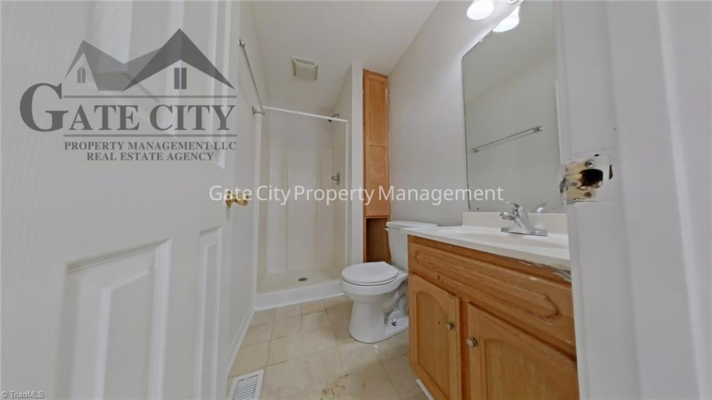 301 Cloverdale Drive Property Photo 9