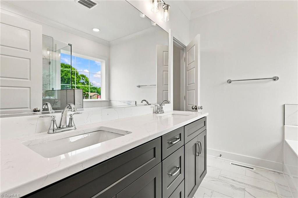 377 Lenalan Drive Property Photo 33