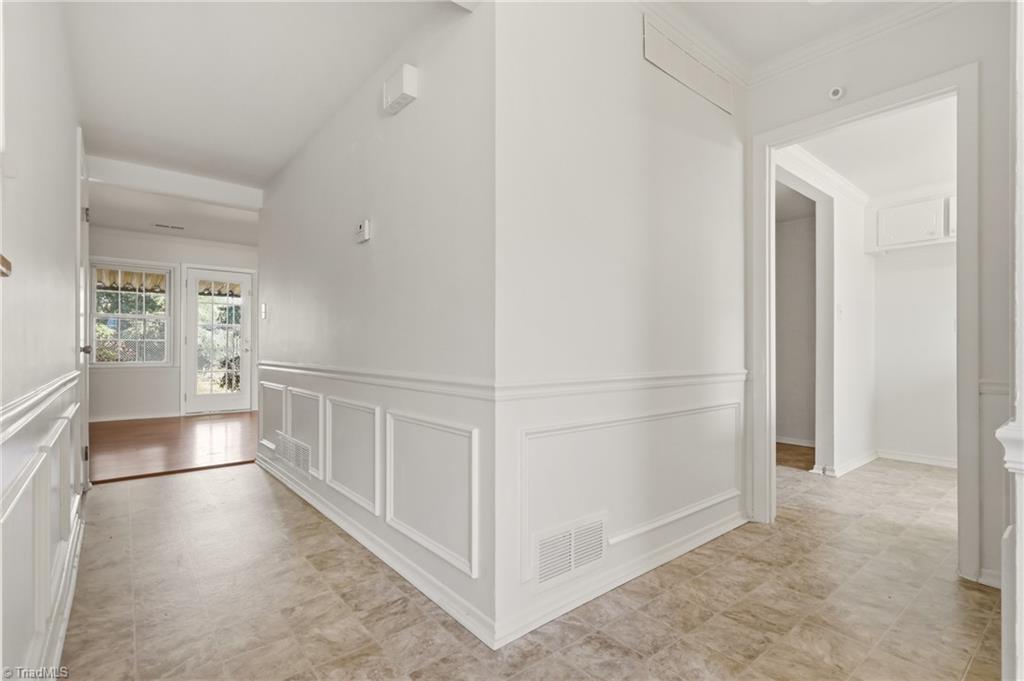 2902 Saint Marks Road Property Photo 6