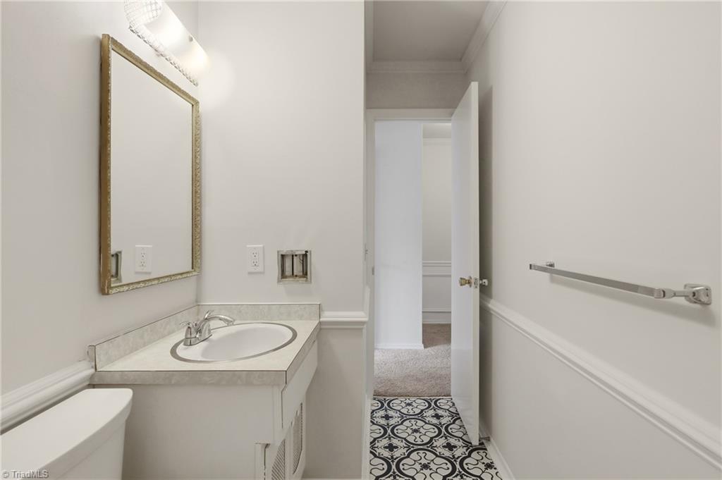 2902 Saint Marks Road Property Photo 28