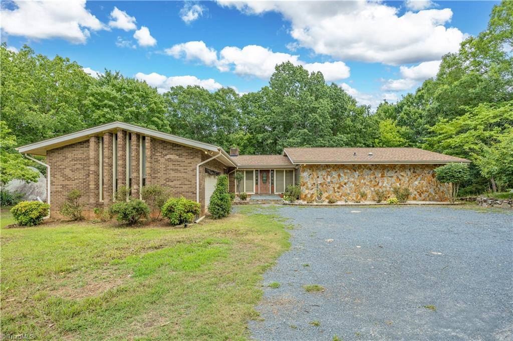 2717 Nc Highway 49 S Property Photo 2