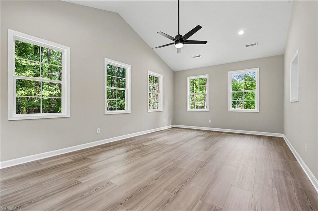 125 City Line Drive Property Photo 11