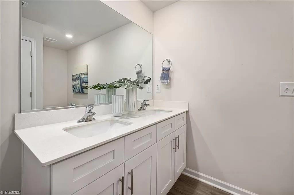 5621 Carrington Court Property Photo 13
