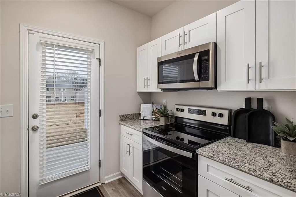 5621 Carrington Court Property Photo 15