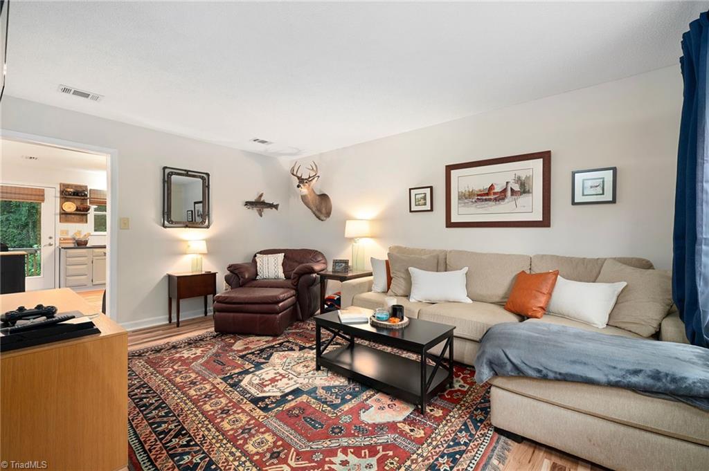 524 Rock Cliff Court Property Photo 3
