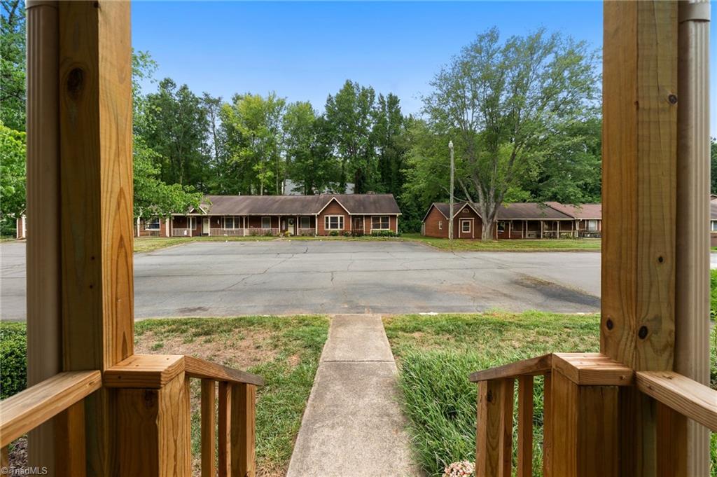 524 Rock Cliff Court Property Photo 5