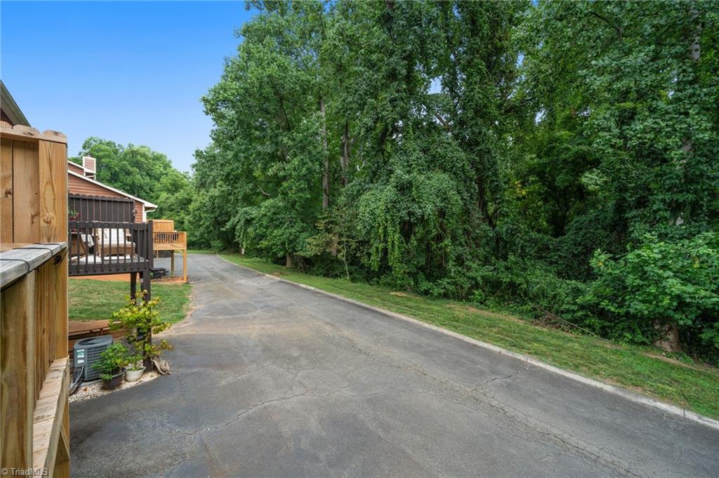 524 Rock Cliff Court Property Photo 7