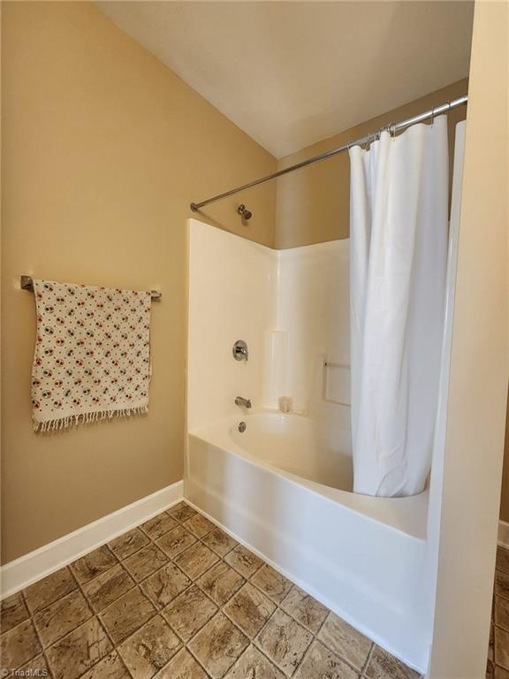 5425 Broadleaf Road Property Photo 5