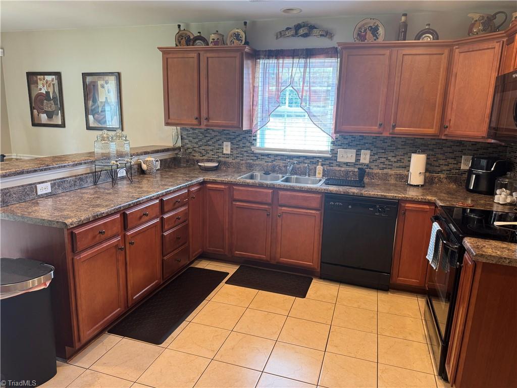 1228785 Property Photo 4