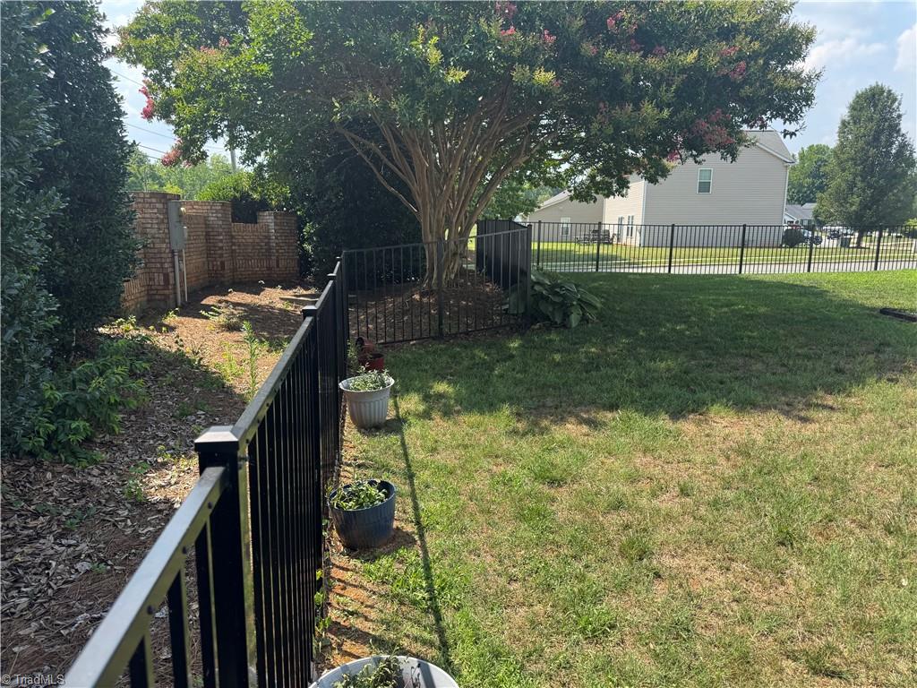 1228785 Property Photo 28