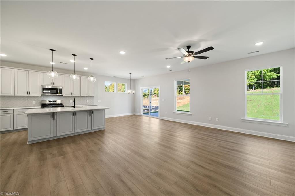 878 Brooklet Court Property Photo 14