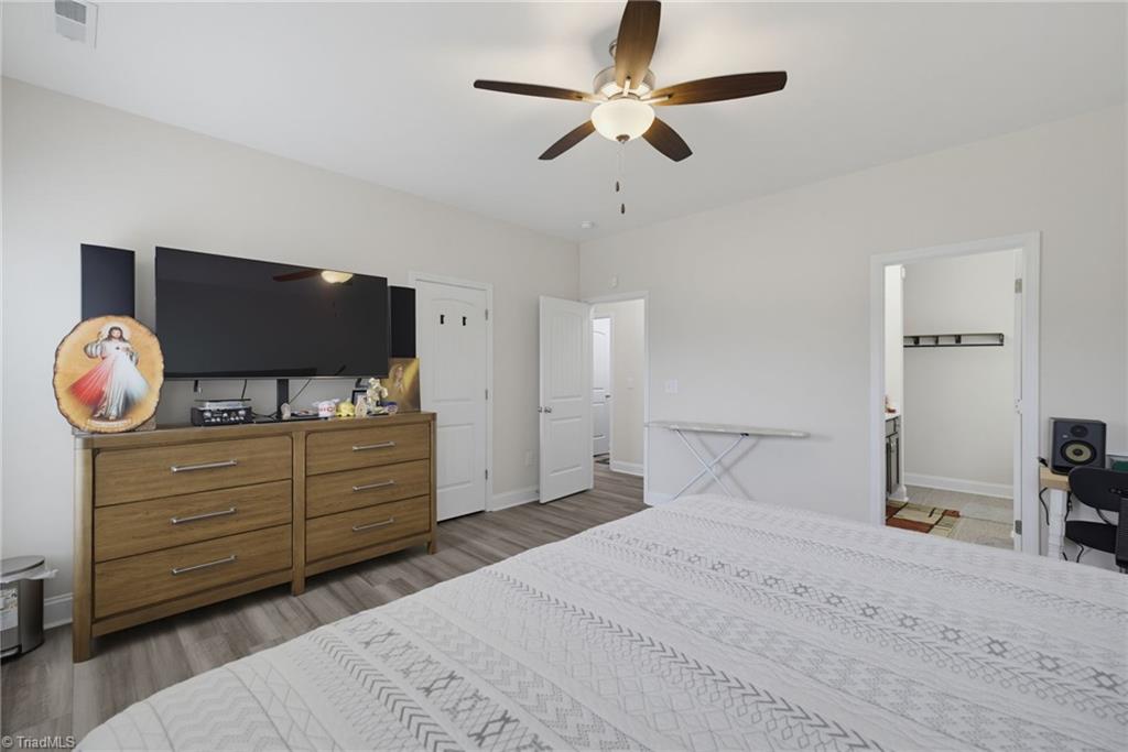668 Palomino Mustang Drive Property Photo 14
