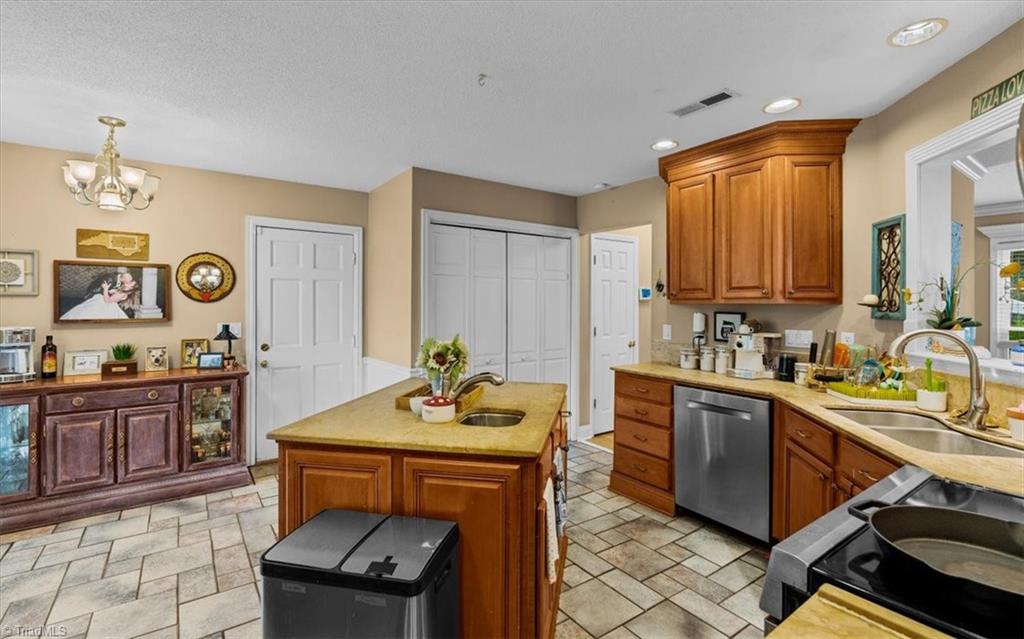 4904 Jessup Grove Road Property Photo 10