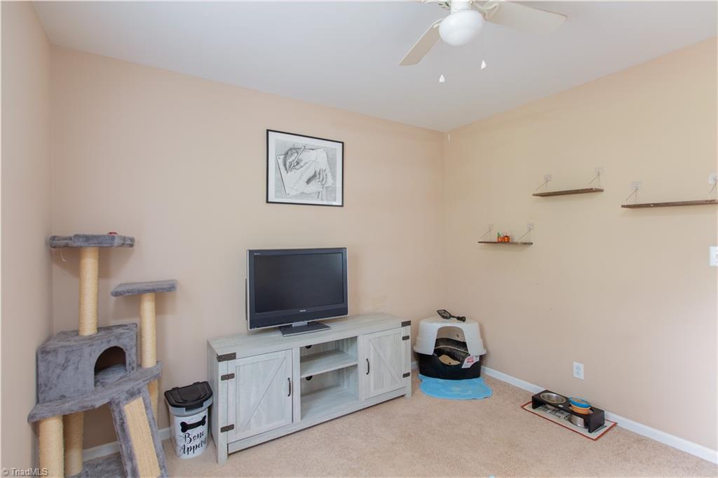 5343 Mapleton Street Property Photo 16