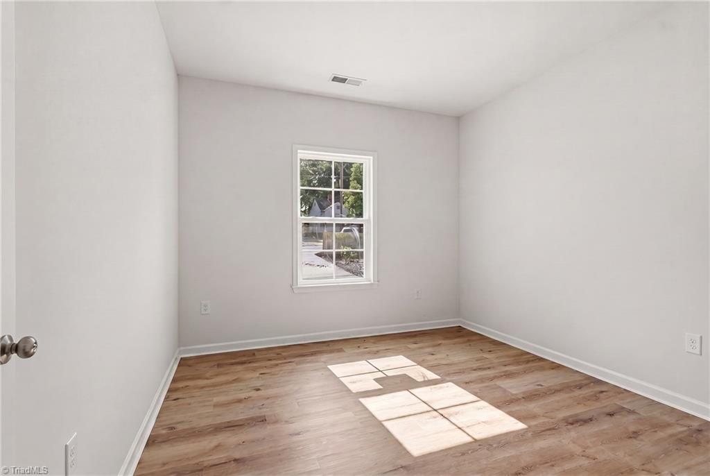 205 E Springfield Road Property Photo 6