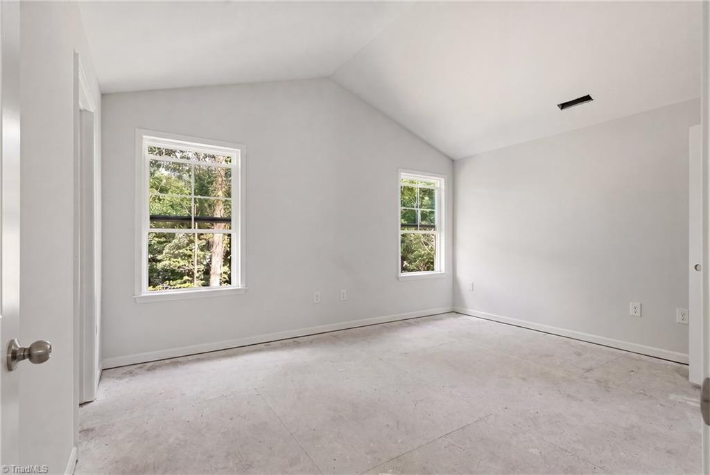 205 E Springfield Road Property Photo 8