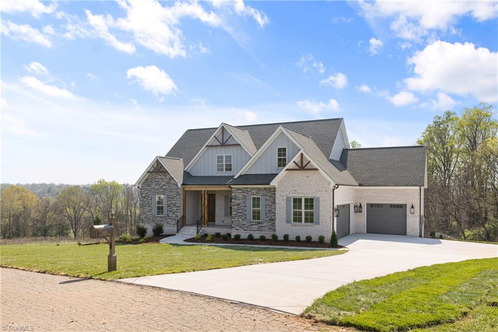 3973 Valley View Circle Property Photo 2