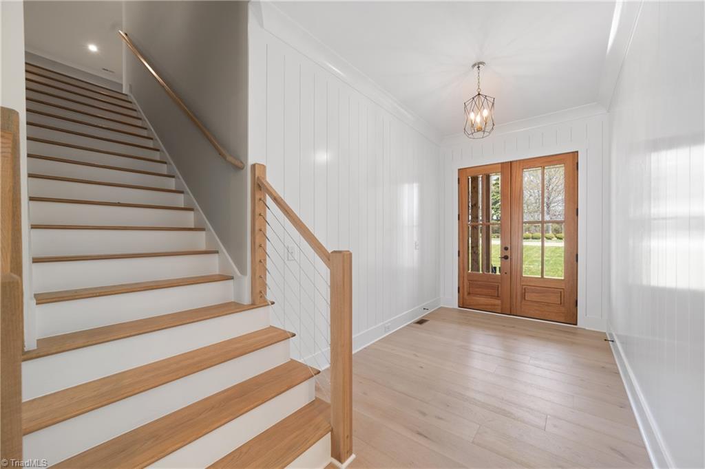3973 Valley View Circle Property Photo 4