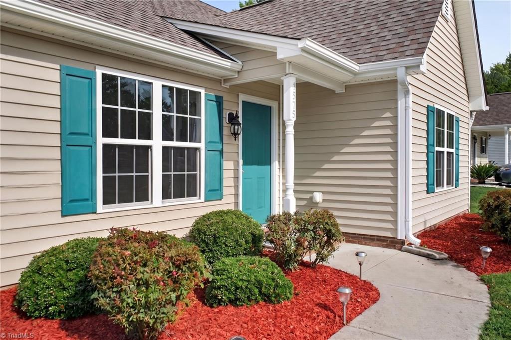 1575 Farningham Lane Property Photo 3