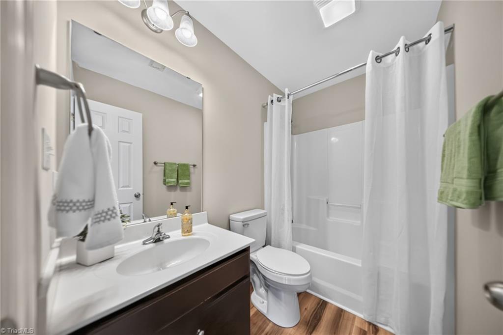 1575 Farningham Lane Property Photo 22