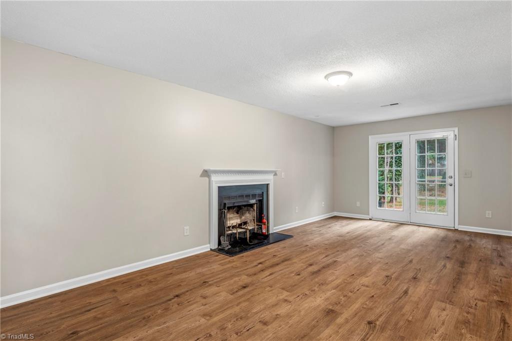 2320 Meadow Gate Drive Property Photo 4