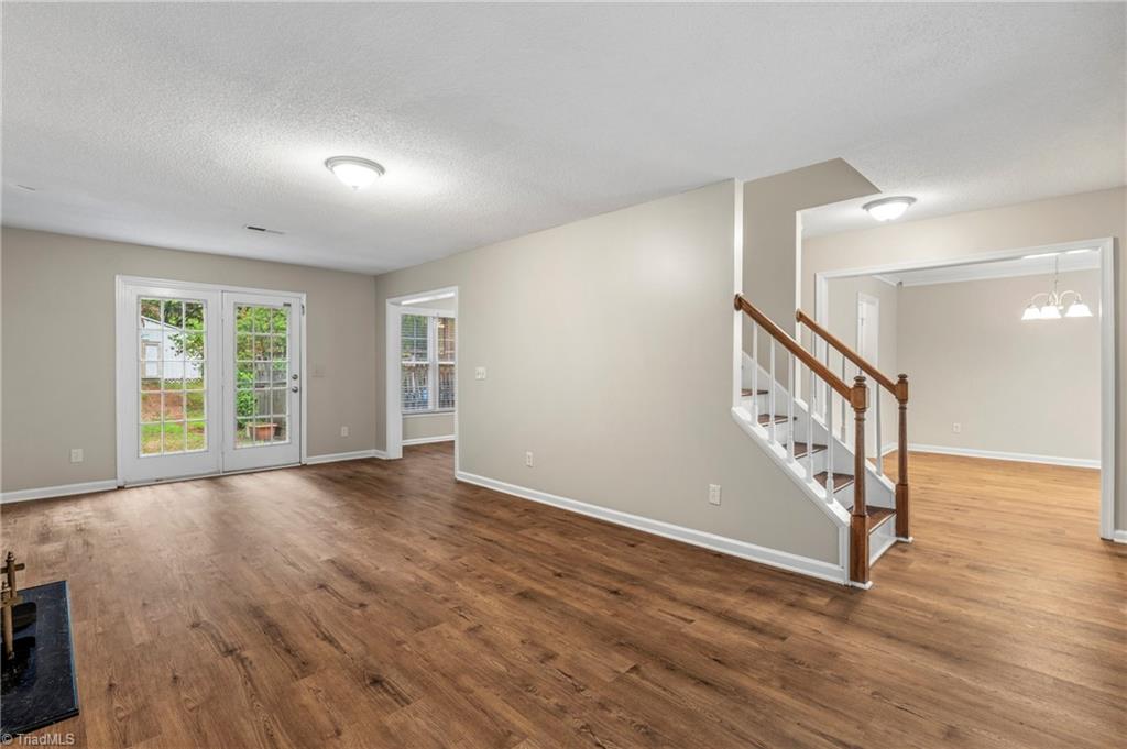 2320 Meadow Gate Drive Property Photo 5