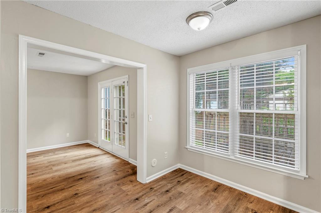 2320 Meadow Gate Drive Property Photo 10
