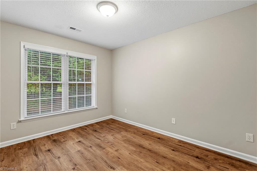 2320 Meadow Gate Drive Property Photo 25
