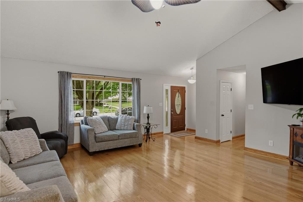 3402 Tagus Drive Property Photo 3