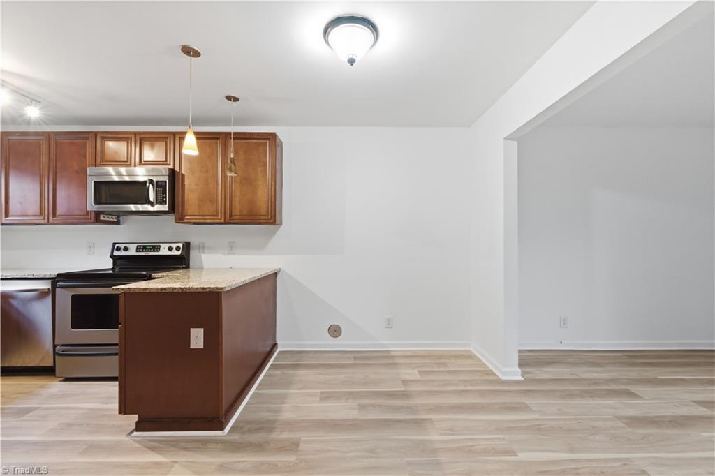 2215 Shadow Valley Road # C Property Photo 14