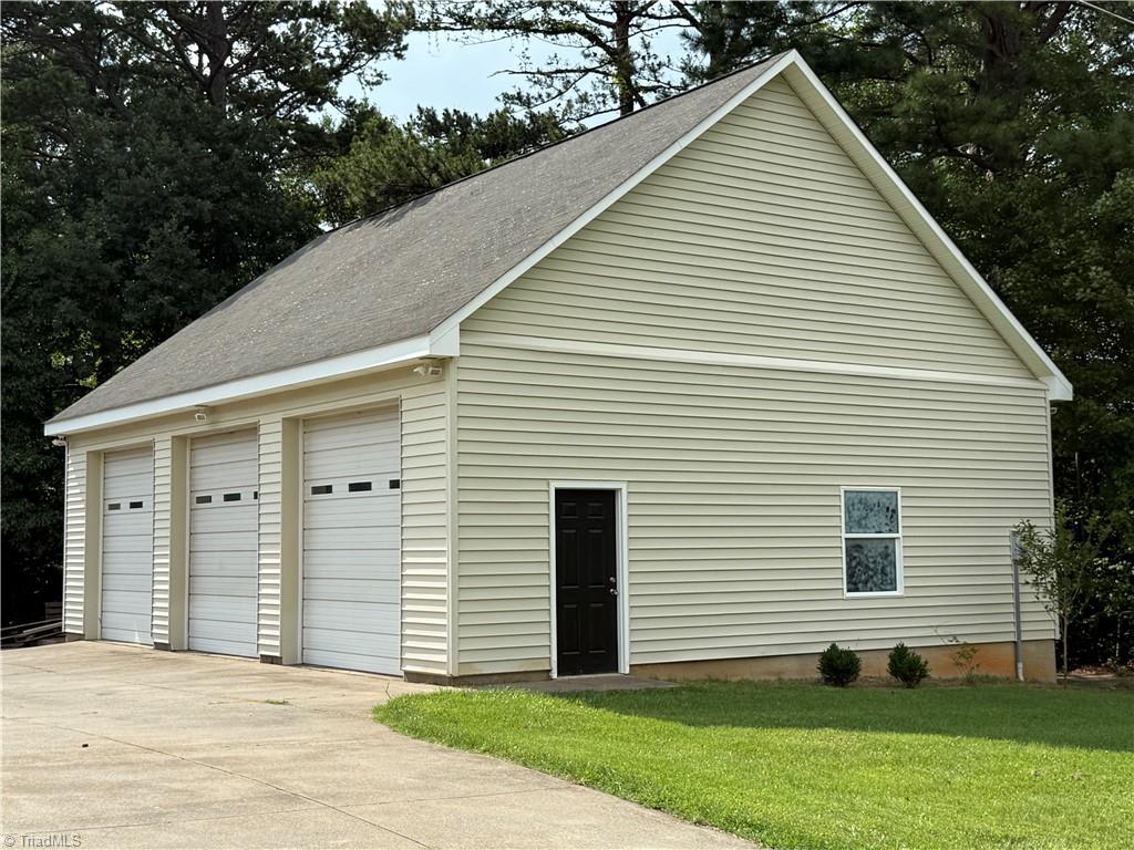 108 King Arthur Drive Property Photo 32