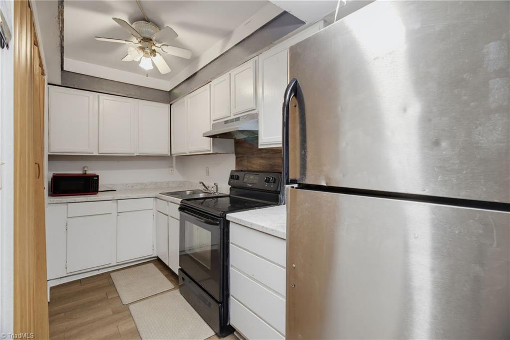 2829 N Ohenry Boulevard # A Property Photo 8