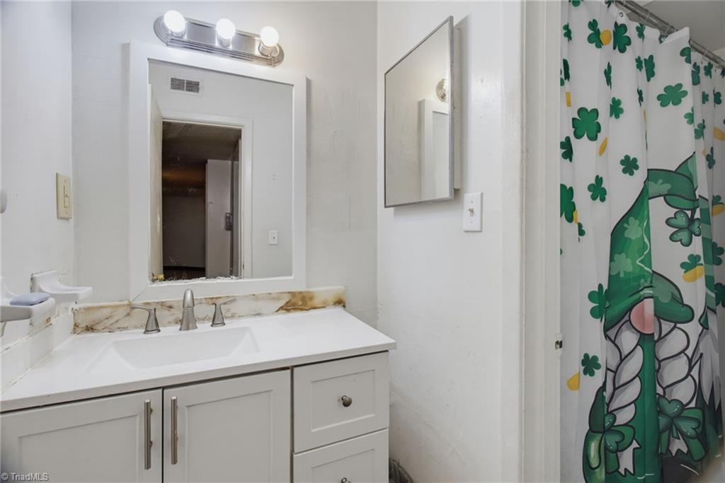 2829 N Ohenry Boulevard # A Property Photo 12