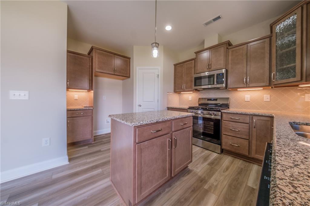 3719 Contimental Square Property Photo 6
