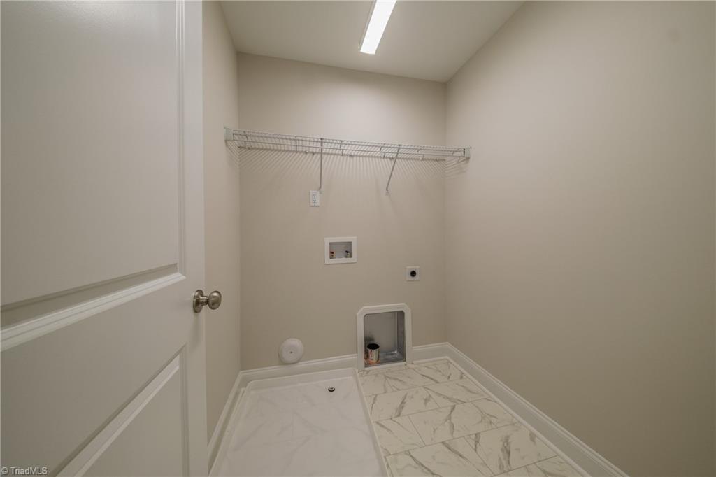 3719 Contimental Square Property Photo 12