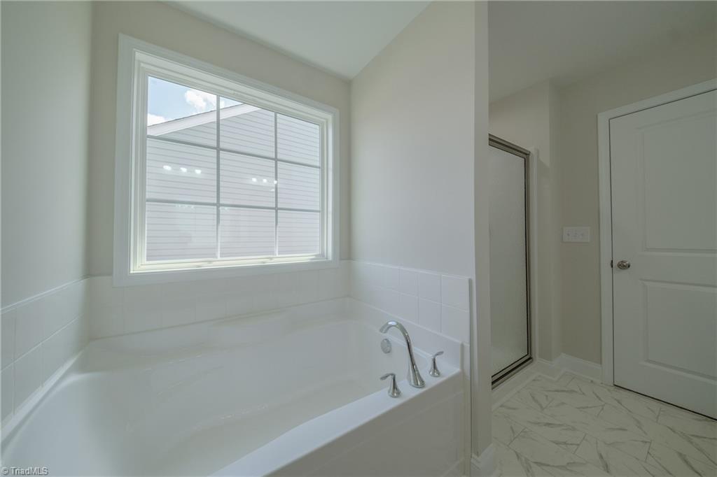 3719 Contimental Square Property Photo 15