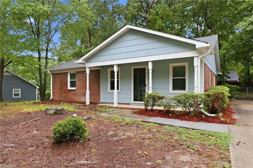 2210 Bracyridge Road Property Photo 1