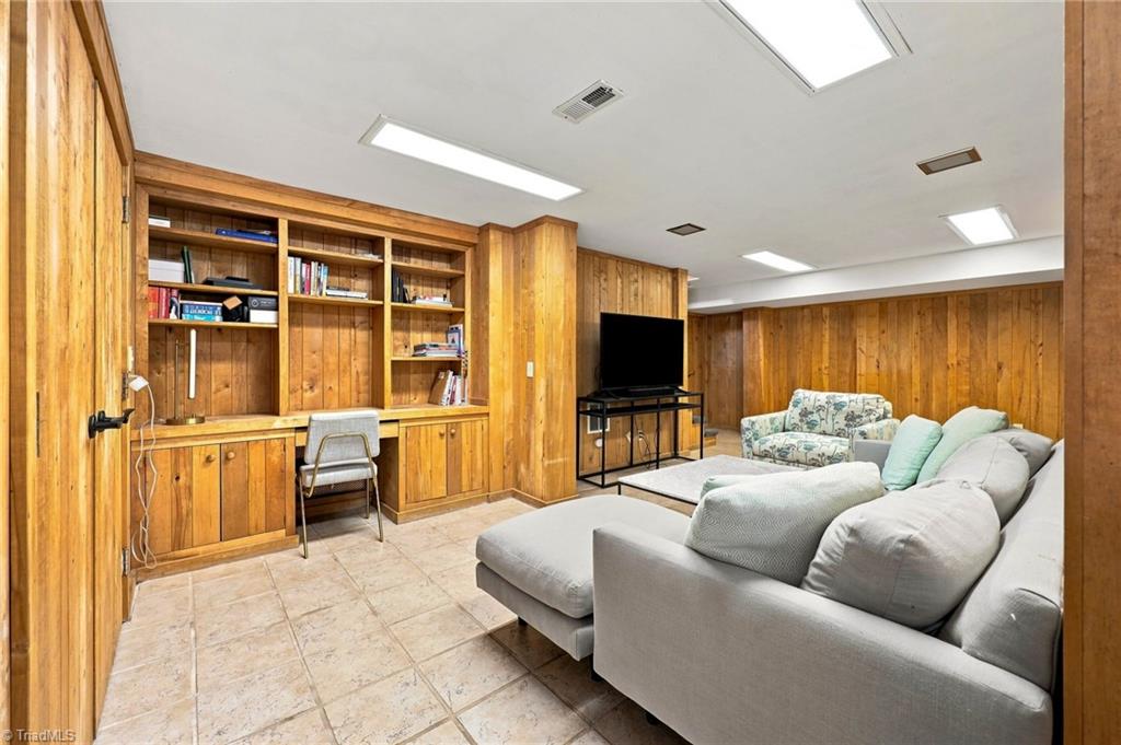 708 Florham Drive Property Photo 39