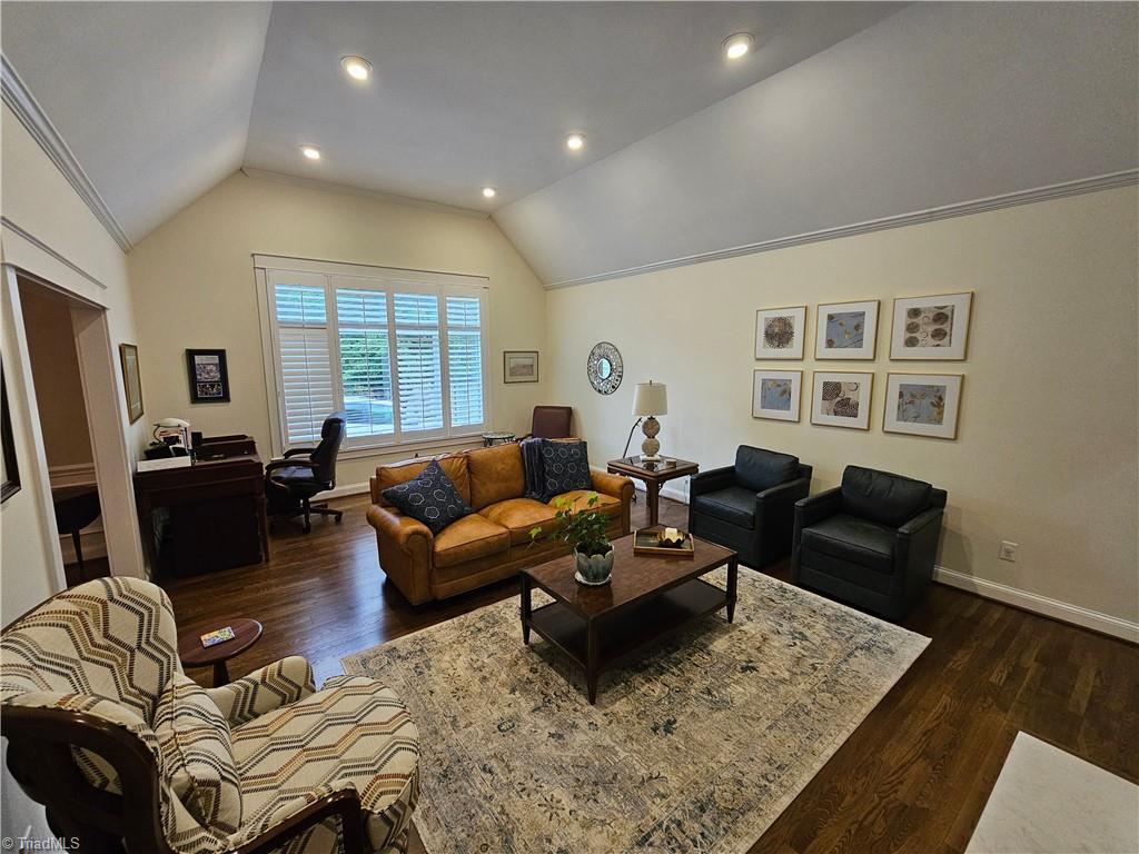 115 Laurel Place Property Photo 2
