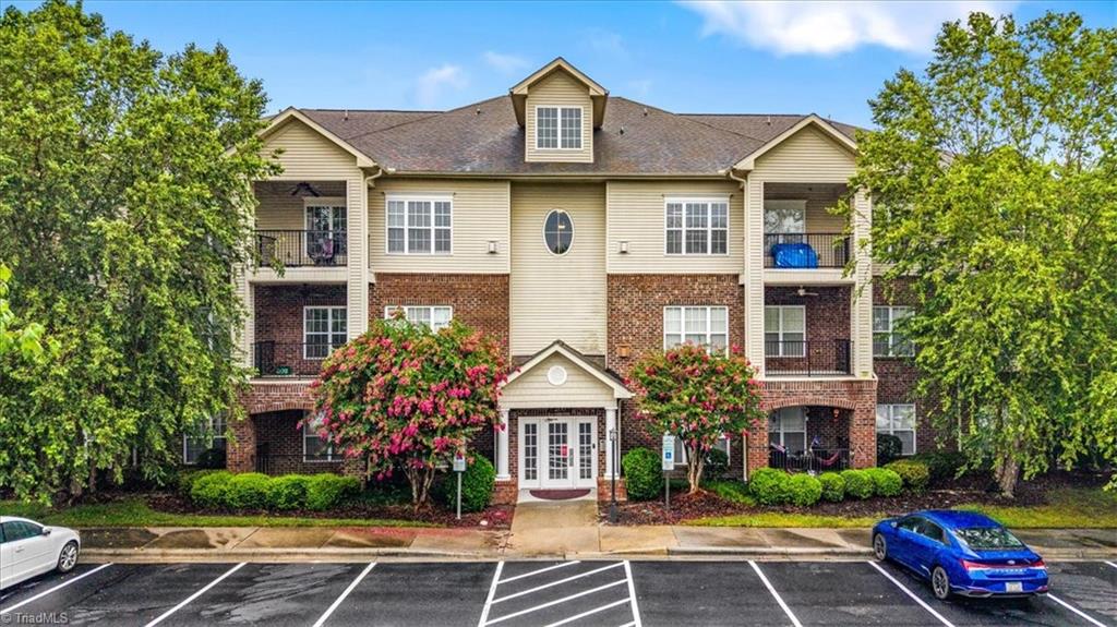 200 Lennox Drive # 3B